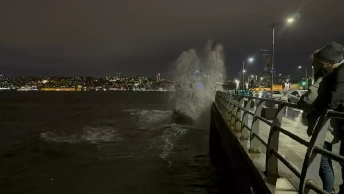 Çanakkale Boğazı, gemi geçişine kapatıldı