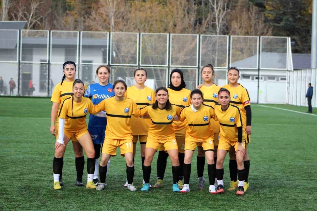 Kadınlar 2. Lig C Grubu Maçında Kılıçaslan Yıldızspor Karabük Gençlerbirliği\'ne 11-1 Mağlup Oldu