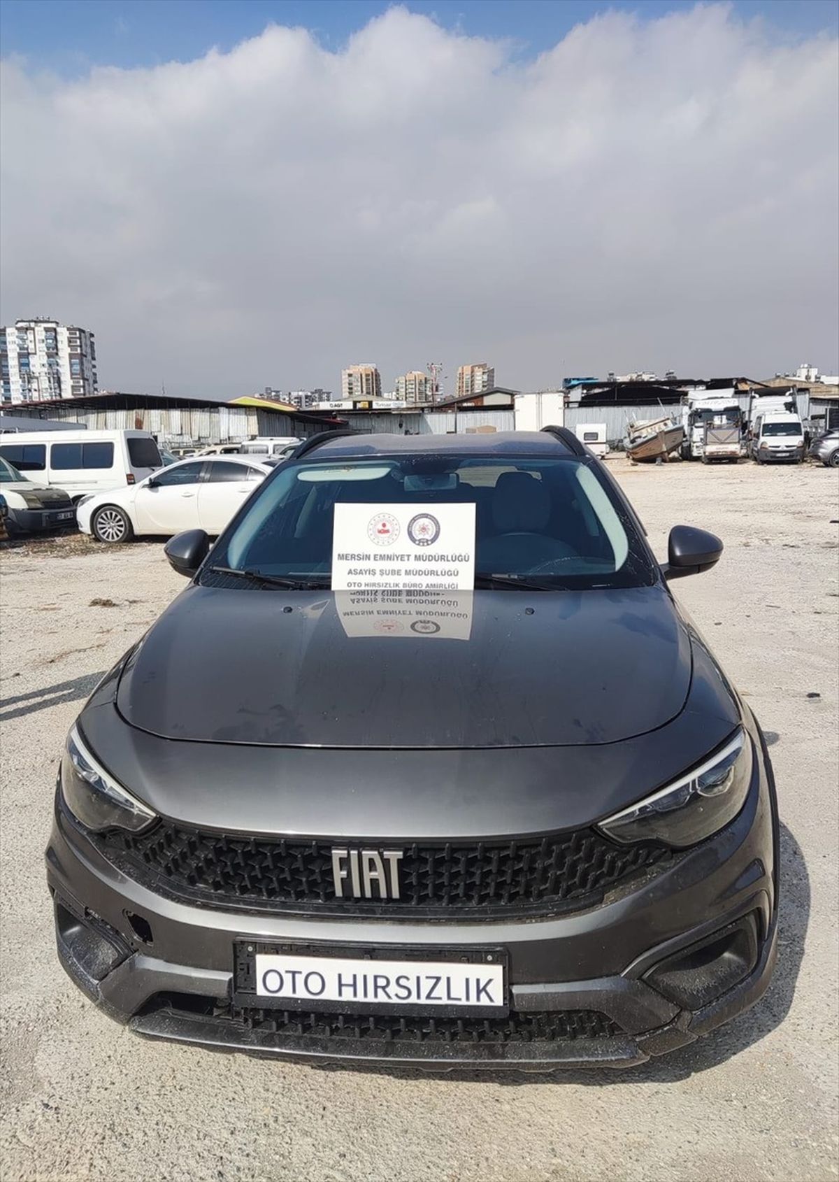 Mersin\'de depremde hasar gören araçlarla illegal ticaret operasyonu