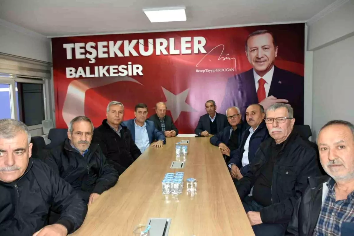 AK Parti İl Başkanı Mehmet Aydemir, mahalle muhtarlarını kabul etti