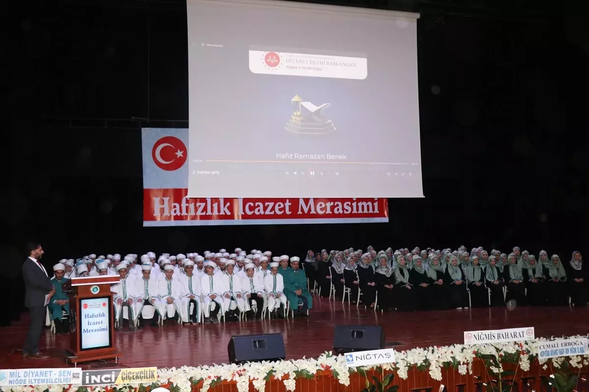 Niğde\'de hafızlık eğitimini tamamlayan 151 öğrenci icazet aldı