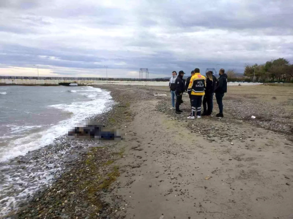 Şarköy\'de Deniz Kıyısında Erkek Cesedi Bulundu