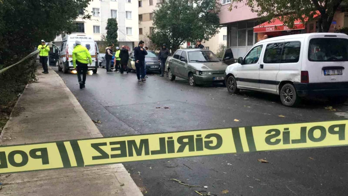 Çerkezköy\'de araca pusu kurup kurşun yağdırdılar, 3 kişi yaralandı