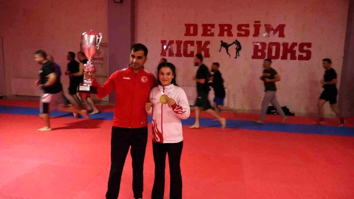 Kick Boks Şampiyonu Tuncelili Sporcu Memleketinde Karşılandı