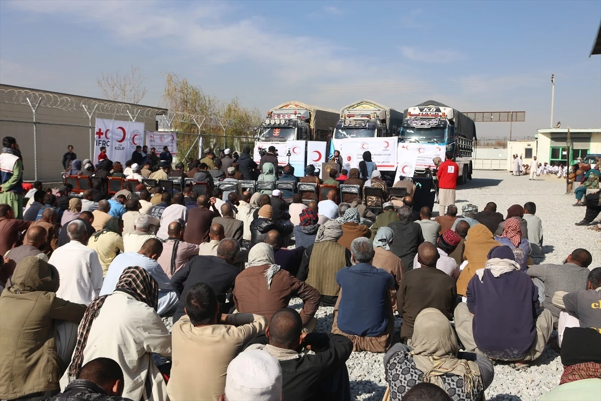 Türk Kızılayı, Afganistan\'da madde bağımlılarına yardım gönderdi
