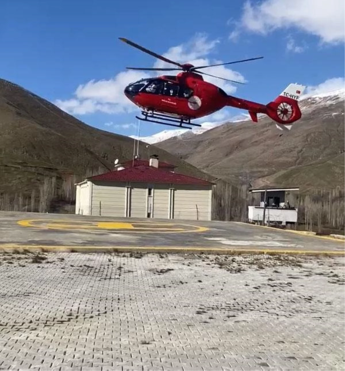 Van\'da apandisit hastası ambulans helikopter ile sevk edildi