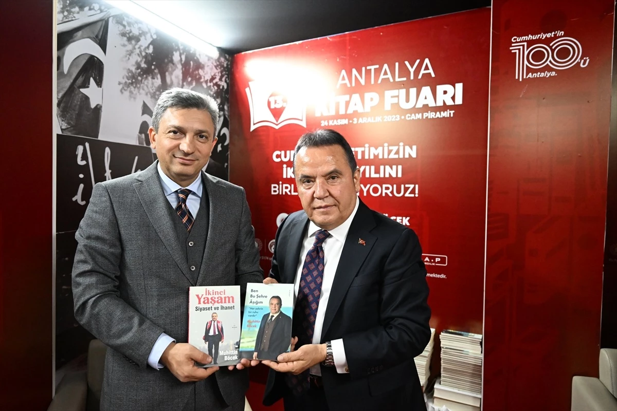 Antalya Kitap Fuarı\'nda Vali Şahin ve Başkan Böcek bir araya geldi
