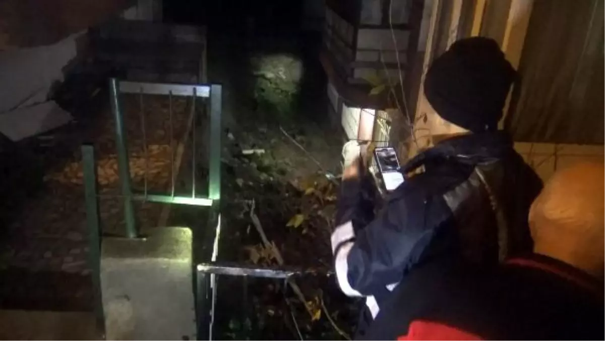 Avcılar'da İstinat Duvarı Çöktü