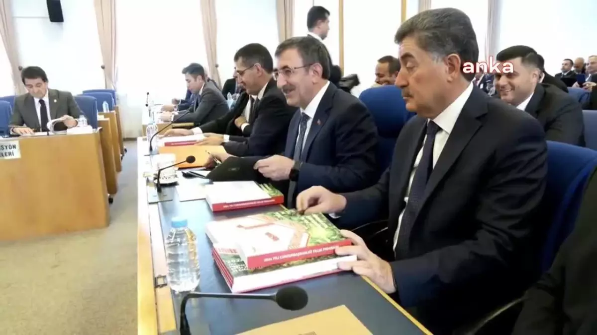 Çalışan Emeklilere 5 Bin TL İkramiye Ödemesi