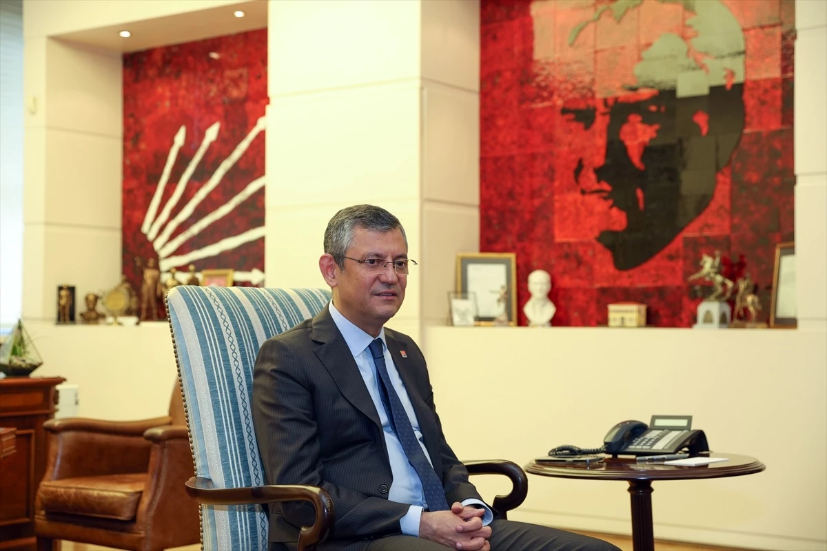 CHP Genel Başkanı Özgür Özel, Türk Tabipleri Birliği Başkanı Şebnem Korur Fincancı ve beraberindeki heyeti kabul etti