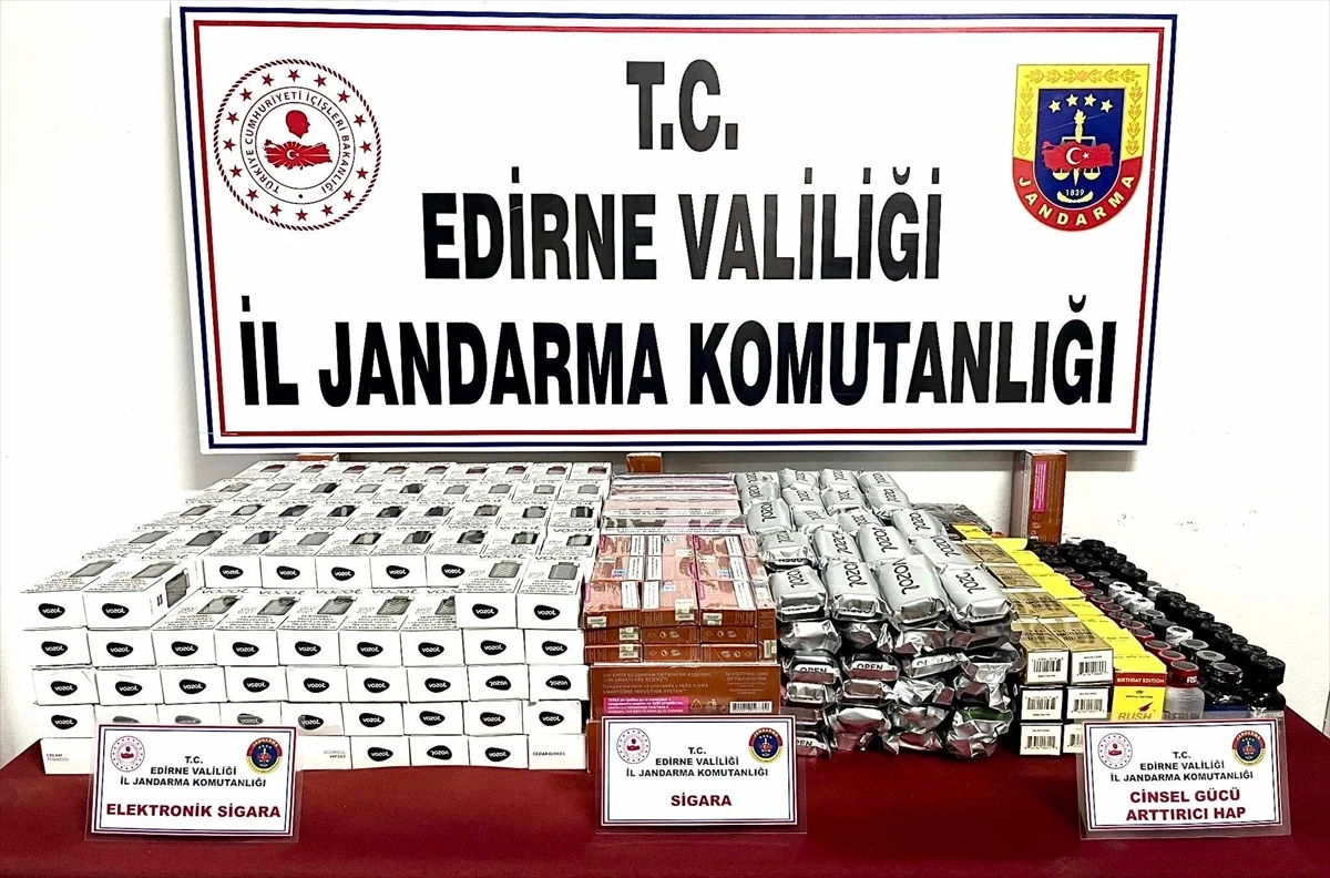 Edirne\'de araçta kaçak sigara ve cinsel güç artırıcı hap ele geçirildi