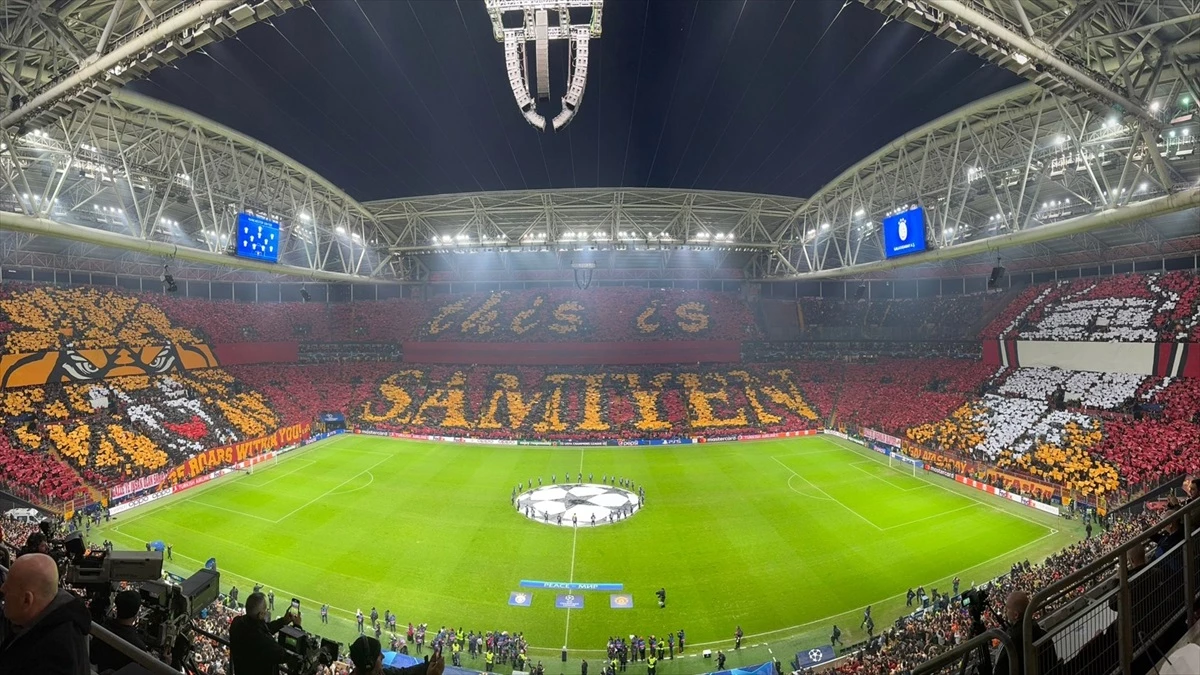 Galatasaray-Manchester United maçının hakem ve takım kadroları