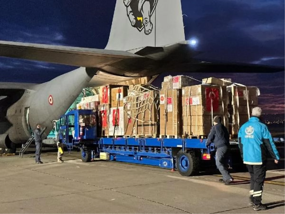 Türkiye\'den Gazze\'ye ilaç ve tıbbi malzeme taşıyan askeri uçak yola çıktı