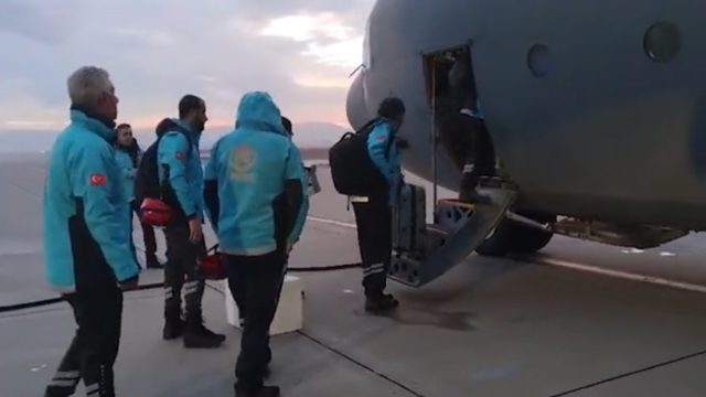 Gazze'ye sağlık yardımı taşıyan uçak Mısır El Eriş'e inmek üzere Kayseri'den havalandı