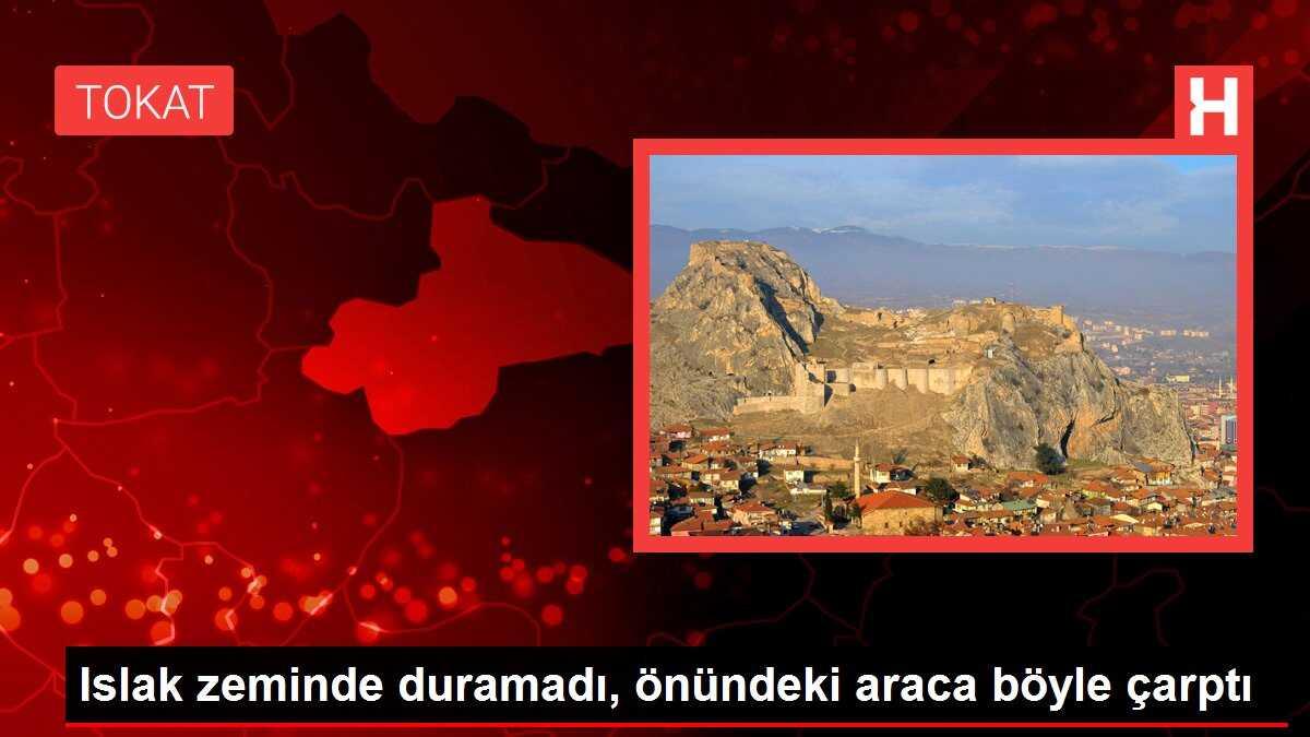 Islak zeminde duramadı, önündeki araca böyle çarptı