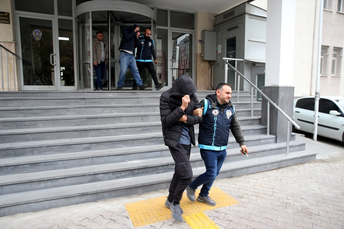 Kayseri\'de bağ evlerinden hırsızlık yapan 4 şüpheli gözaltına alındı