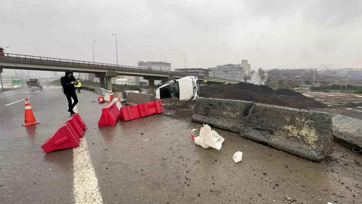 Kuzey Marmara Otoyolu\'nda otomobil şantiye alanına uçtu