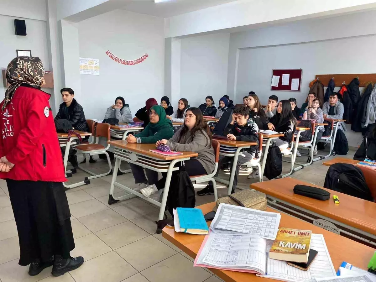 Liseli gençlere projeler anlatıldı