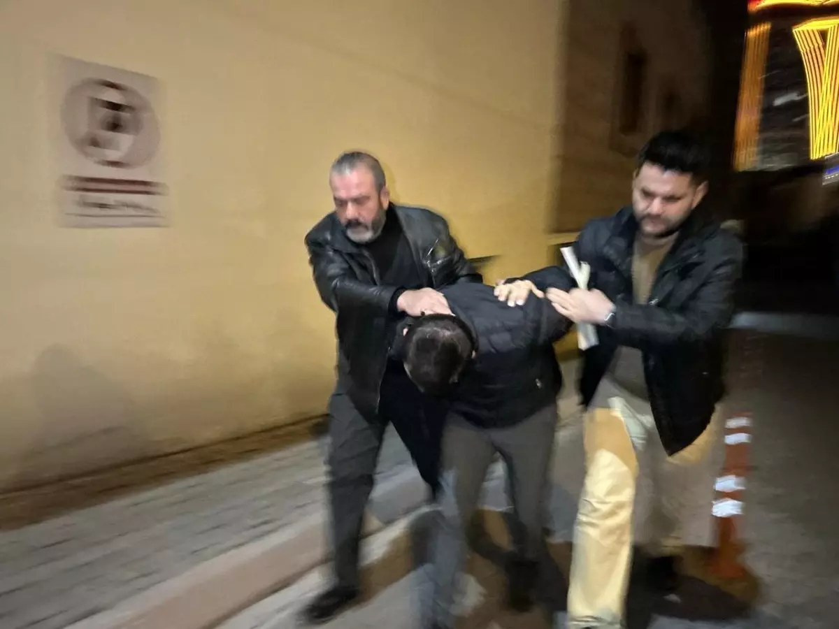 Kayseri\'de polise çarpan sürücü tutuklandı