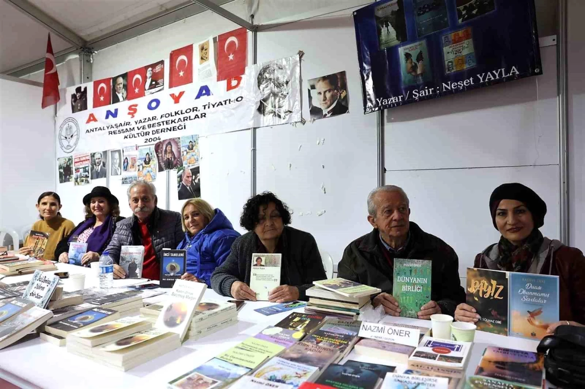 Antalya Kitap Fuarı devam ediyor