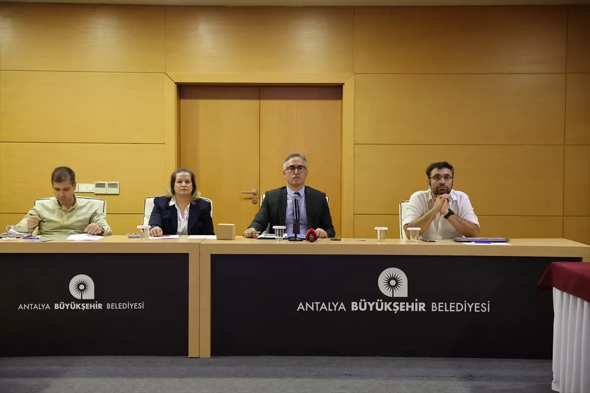 Antalya Büyükşehir Belediyesi Çevre Kurulu, tek kullanımlık plastikler ve mikroplastikler konusunda toplantı düzenledi