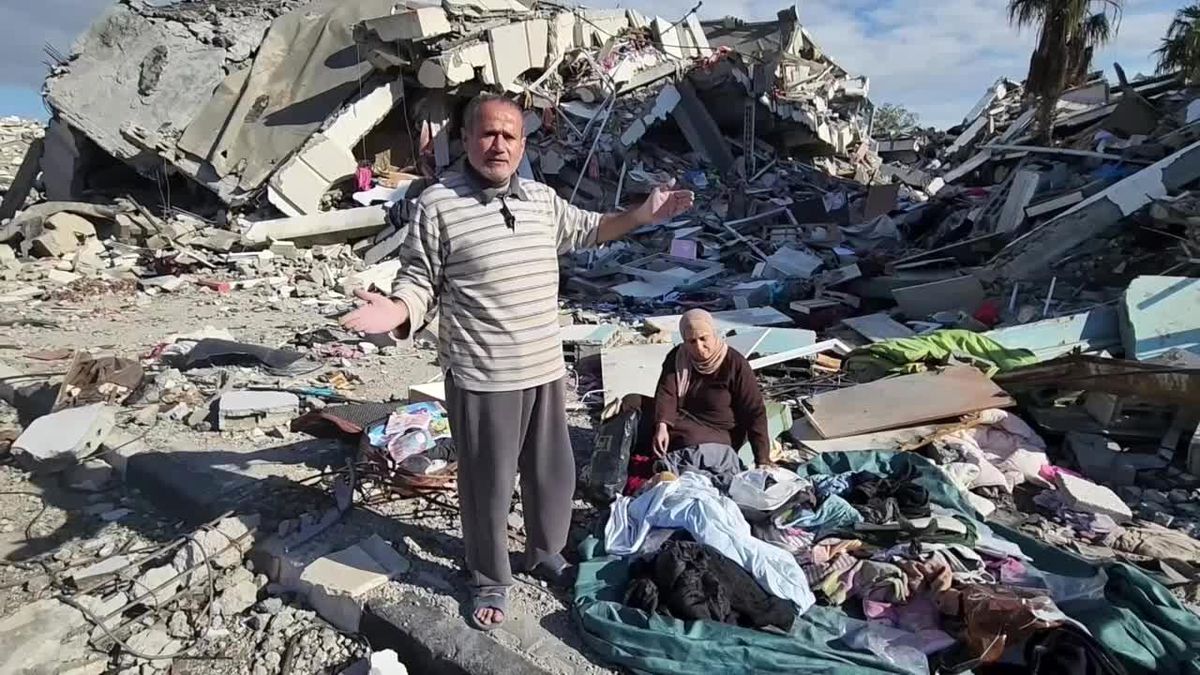 Gazze\'de Ateşkes Sonrası Enkazlarla Karşılaşan Sakinler