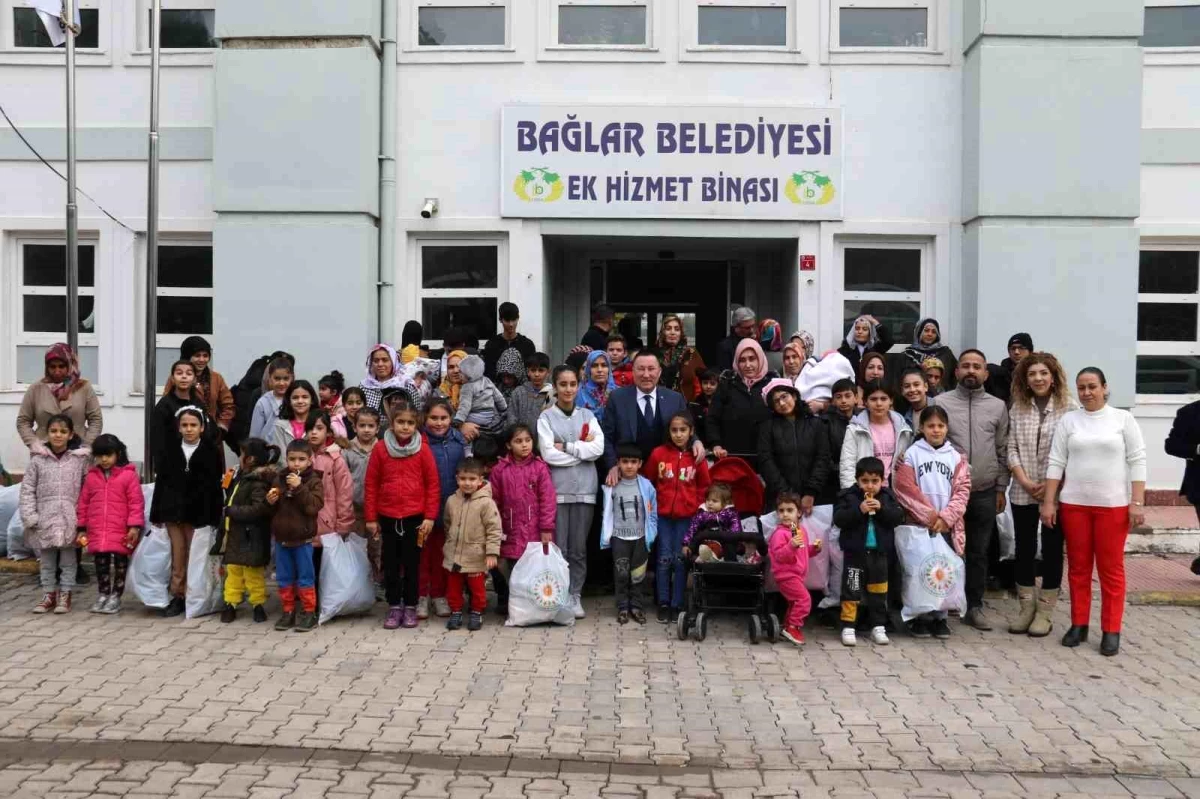 Diyarbakır\'da 3 Bin 152 Çocuğa Giyim Desteği Sağlandı