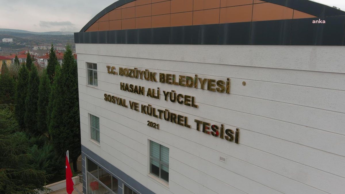 Bozüyük Belediyesi Kreş ve Tesislerinin Tabelaları Yenilendi