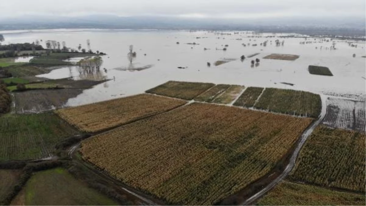 Çanakkale Yenice\'de sel felaketi! 25 köy ve 10 dekarlık tarım arazisi sular altında kaldı