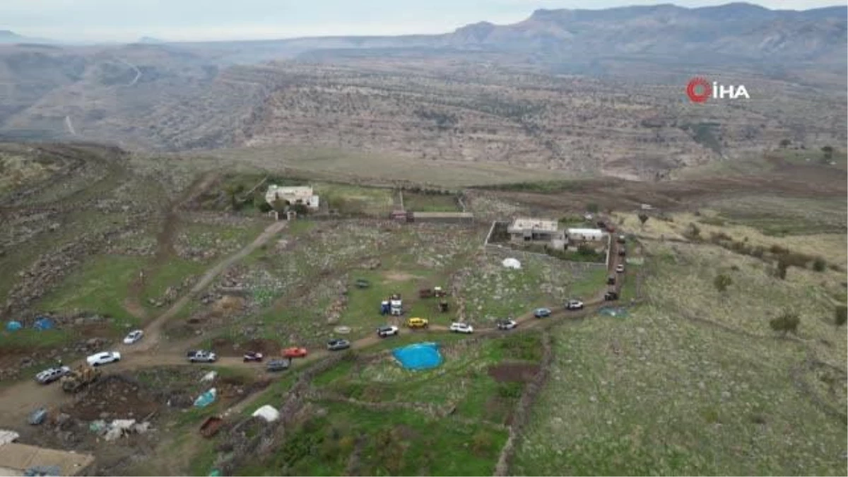 Doğa tutkunları Şırnak Cehennem Deresi\'nde kamp kurup hamsi pişirdi