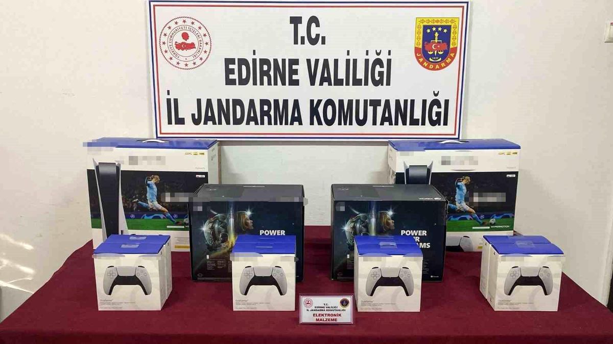 Edirne\'de Kaçakçılık Operasyonu: 15 Oyun Konsolu ve 2 PlayStation Ele Geçirildi