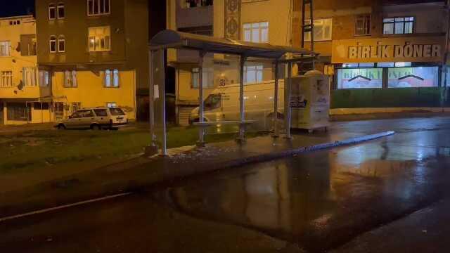 Eski dünürünü otobüs durağında kurşun yağmuruna tuttu