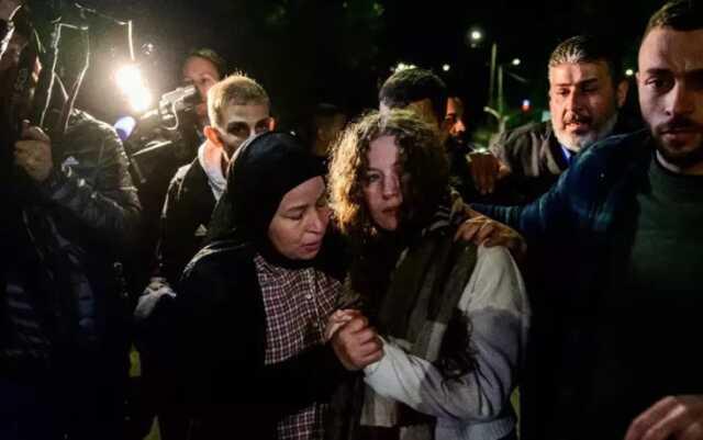 Filistin'in cesur kızı' da olarak bilinen Ahed Tamimi serbest bırakıldı