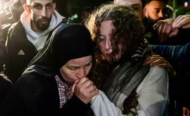 Filistin'in cesur kızı' da olarak bilinen Ahed Tamimi serbest bırakıldı