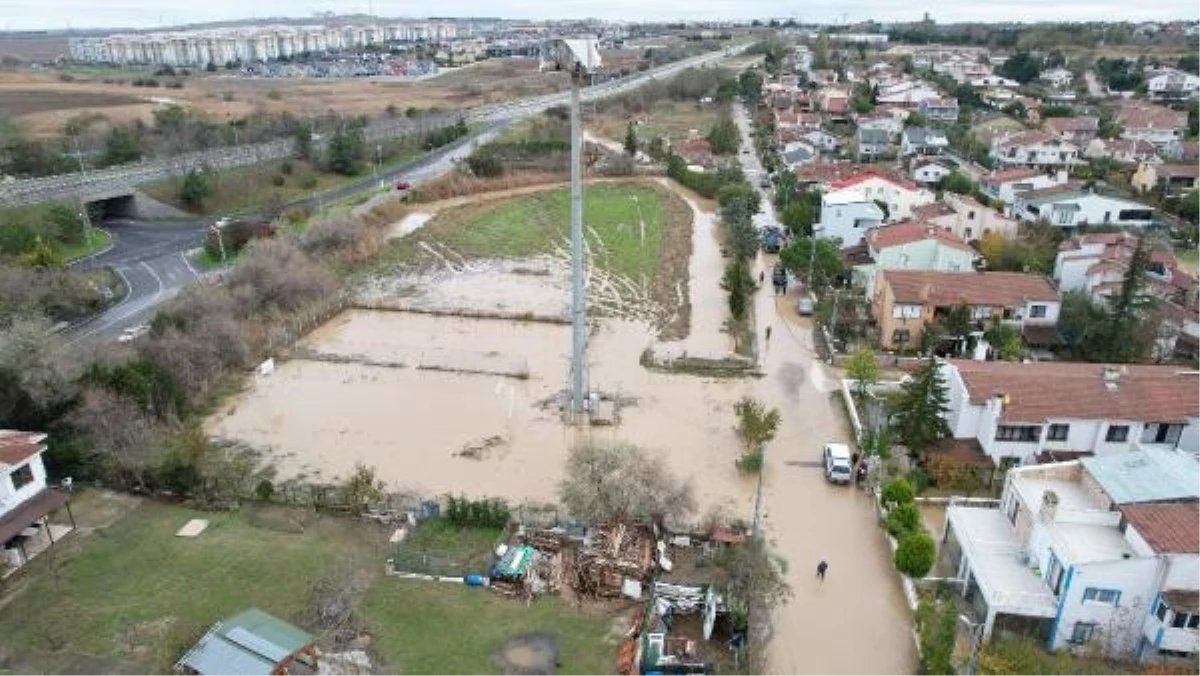 Silivri\'de Şiddetli Yağış Sonucu Su Baskınları