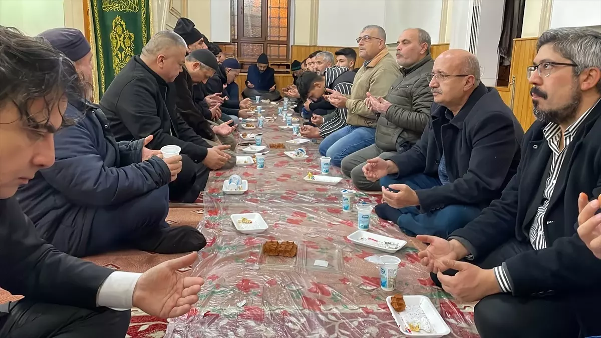 Isparta\'da Filistinlilere Destek İftarı Düzenlendi