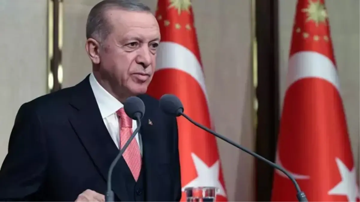 Cumhurbaşkanı Erdoğan, salona uyumaya gelen partilileri tek sözüyle ayağa kaldırdı 