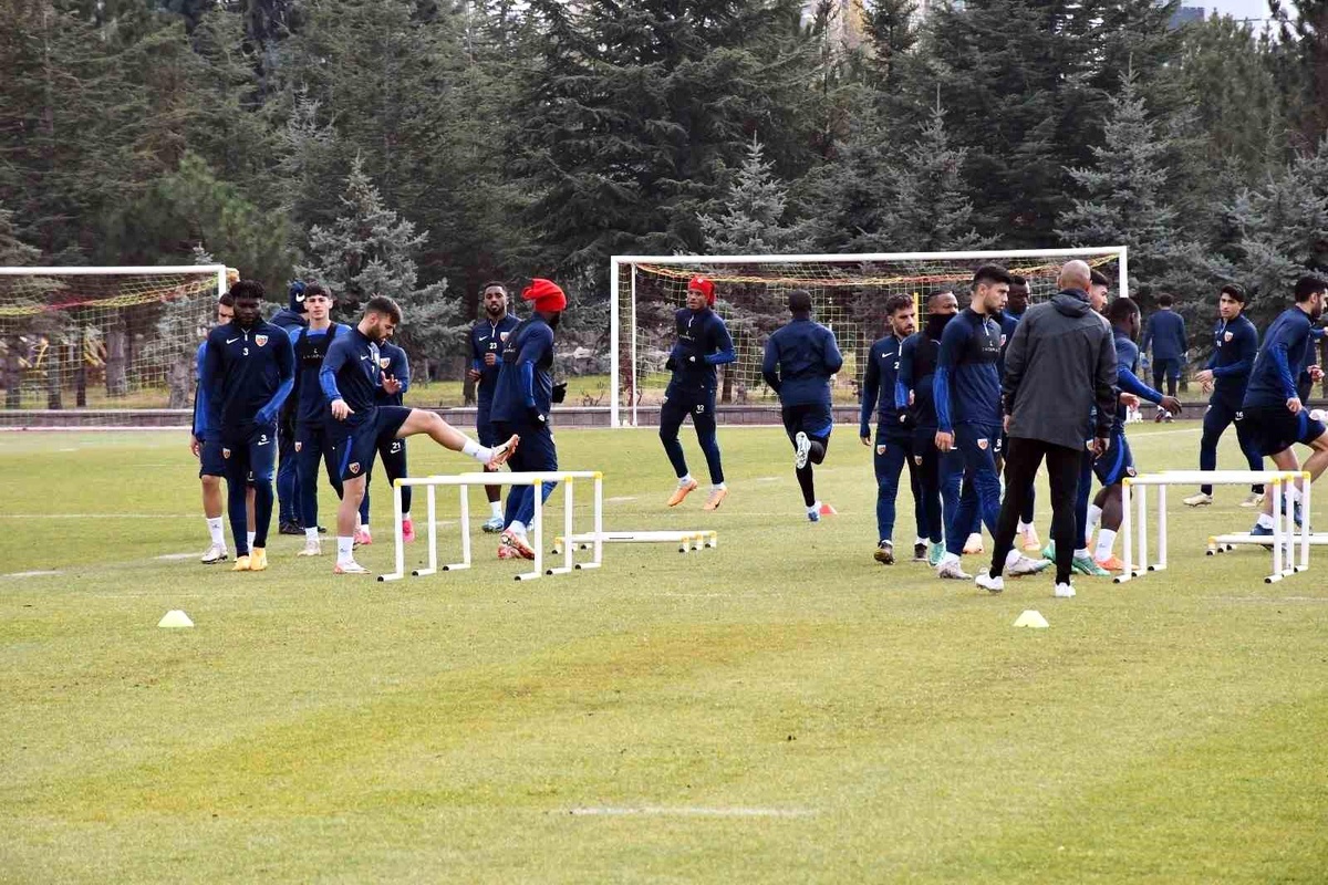 Kayserispor Teknik Direktörü Recep Uçar: En iyi sonucu almak tek arzumuz