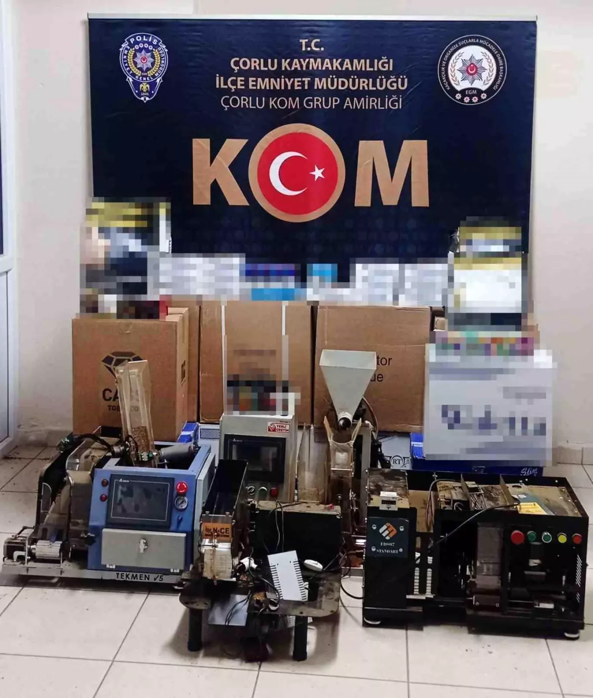 Çorlu\'da Kaçakçılık Operasyonu: Binlerce Malzeme Ele Geçirildi