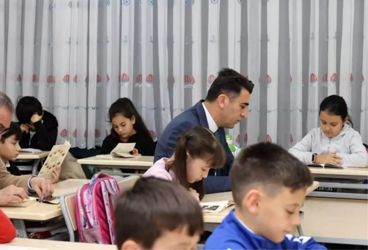 Bilecik Valisi Şefik Aygöl, BİL-EN Projesi kapsamında kitap okudu