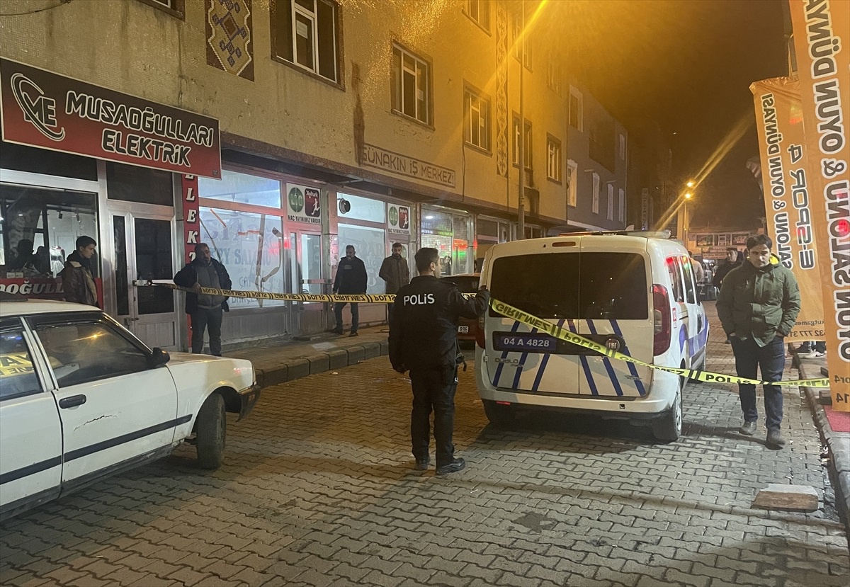 Ağrı\'da baca temizliği yapan kişi düşerek hayatını kaybetti