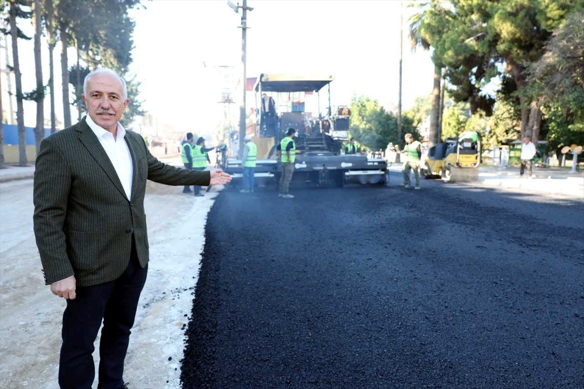 Akdeniz Belediyesi\'nden yol çalışmaları