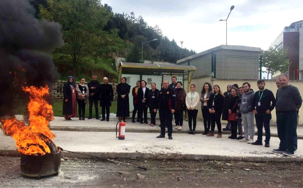 Altınova Belediyesi İtfaiye Amirliği\'nden Altınova Devlet Hastanesi personeline yangın eğitimi