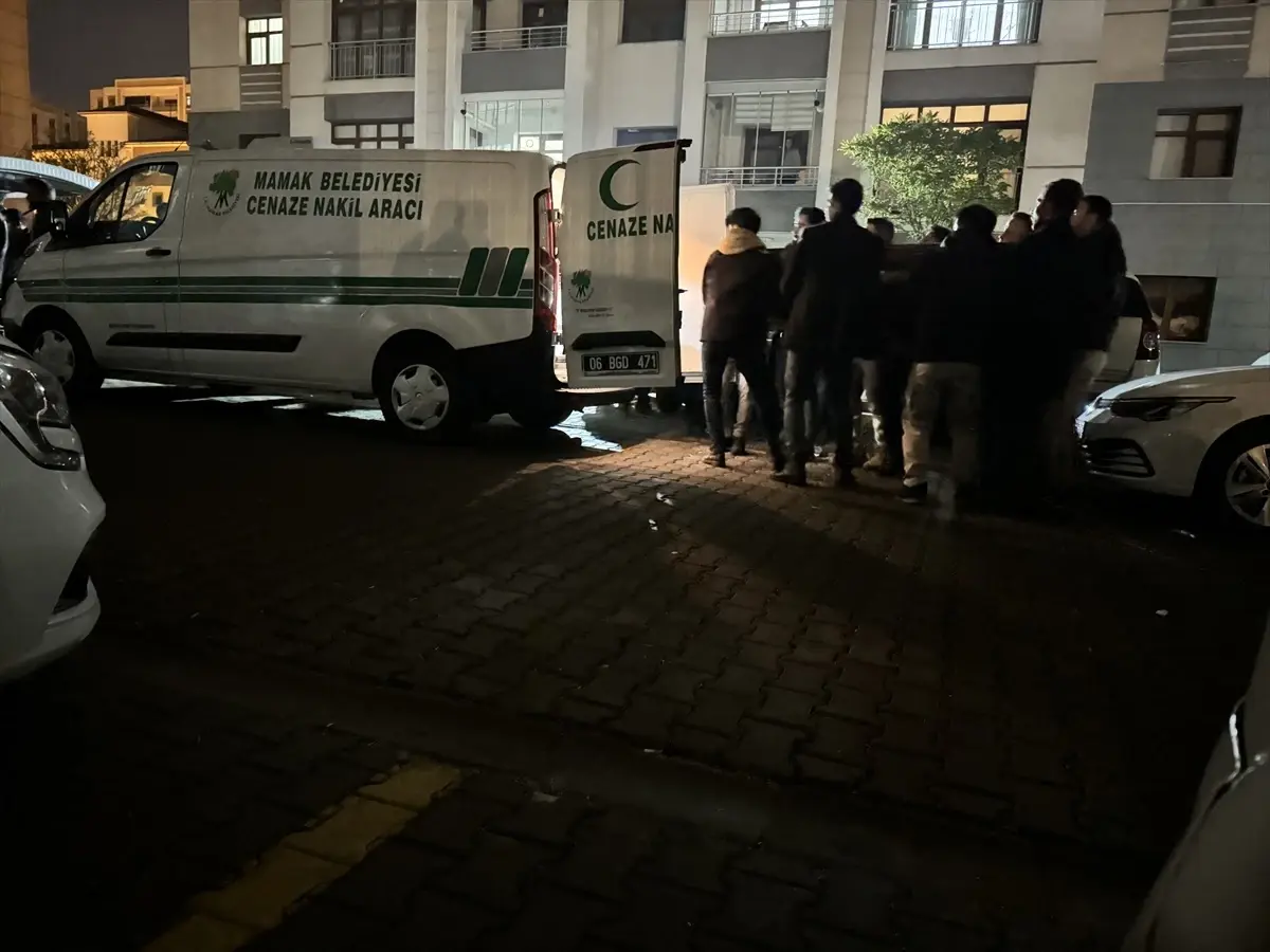 Ankara\'da polis memuru silahından çıkan mermiyle hayatını kaybetti