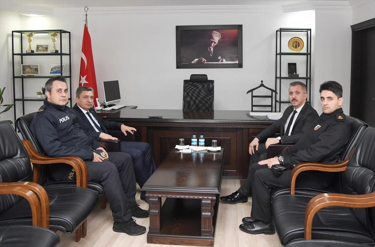 Antalya Valisi Hulusi Şahin, Kemer Kaymakamı ve Cumhuriyet Başsavcısını ziyaret etti