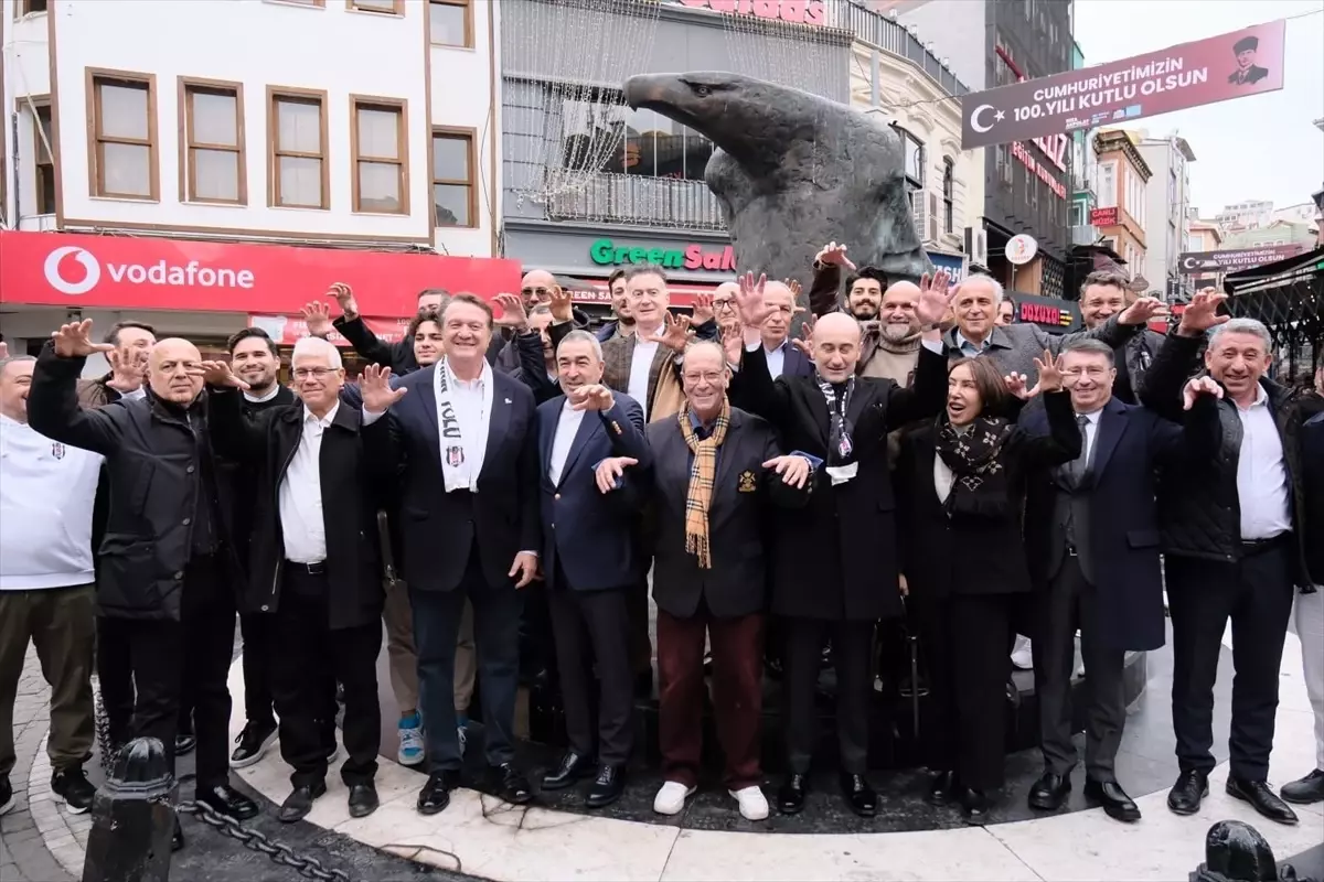 Beşiktaş Kulübü Başkan Adayı Hasan Arat, Taraftarlarla Buluştu