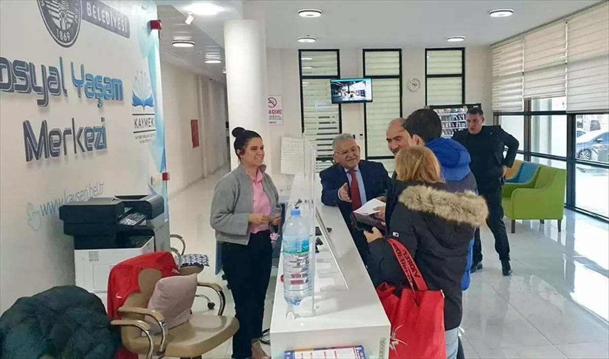 Kayseri Büyükşehir Belediye Başkanı Talas ve Engelsiz Yaşam Merkezlerini Ziyaret Etti