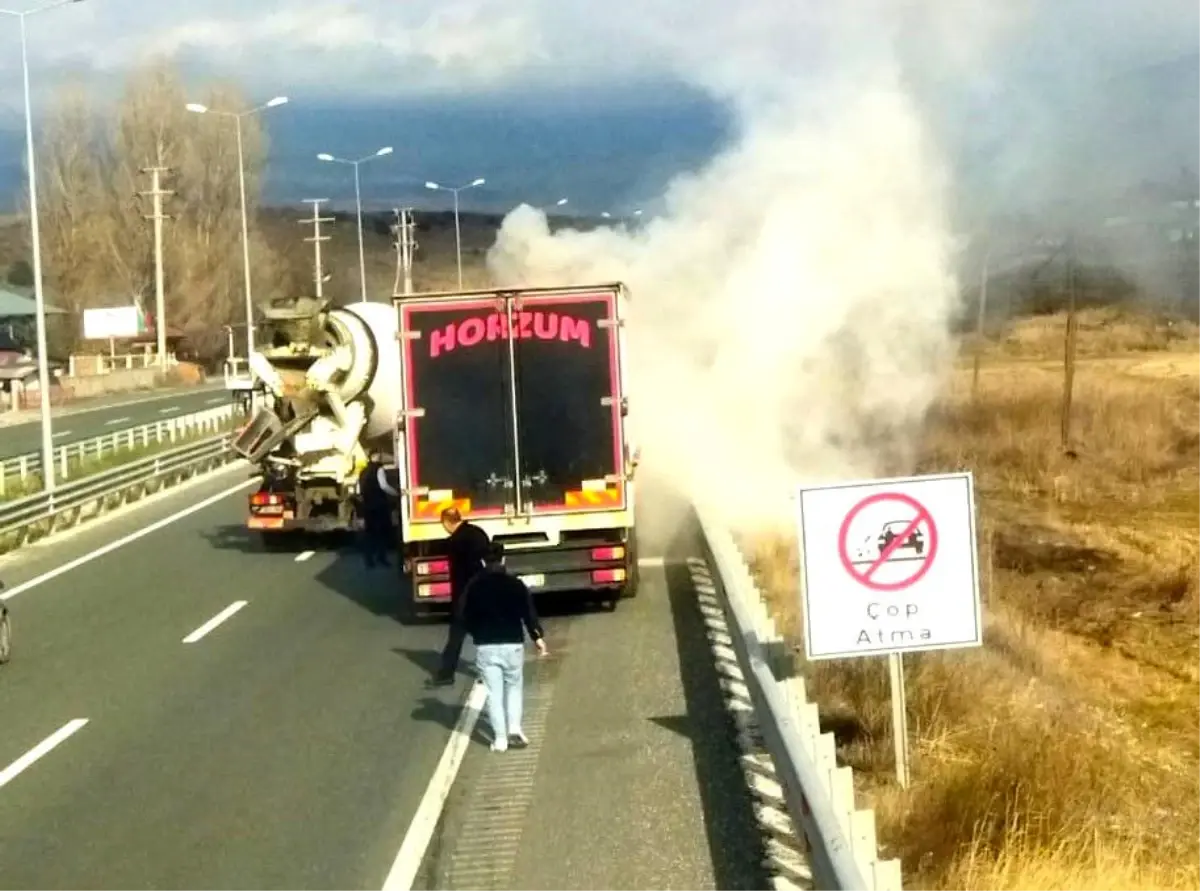 Çankırı\'da seyir halindeki tırda yangın çıktı
