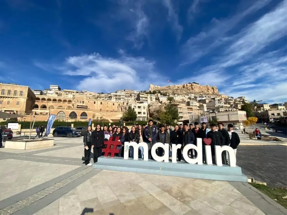 Gaziantep Büyükşehir Belediye Başkanı Fatma Şahin, etüt öğrencilerine Mardin turu düzenledi