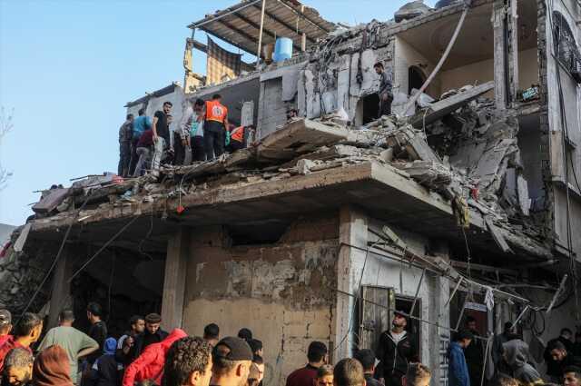 Gazze'de ateşkes sona erdi! İsrail saldırılarına yeniden başladı Gazze'de ateşkes sona erdi! İsrail saldırılarına yeniden başladı